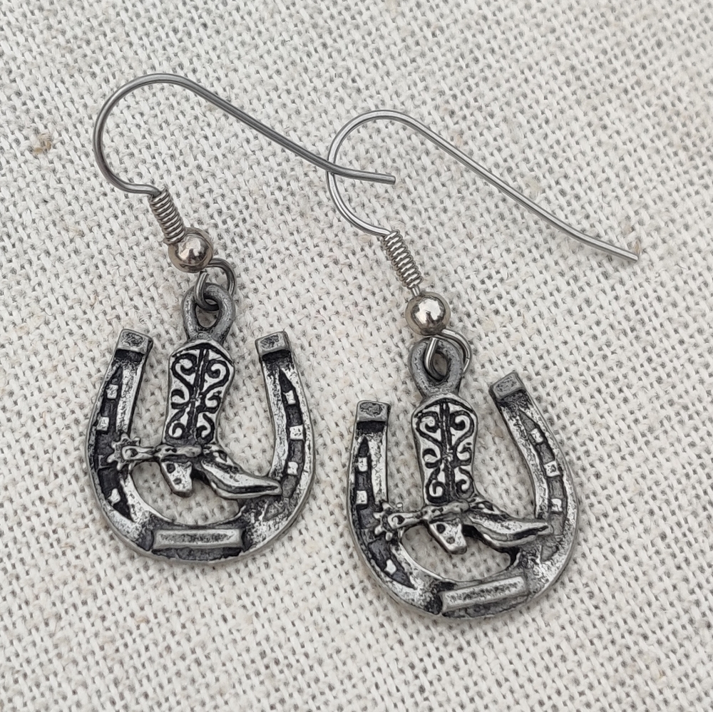 Vintage southwestern cowgirl horseshoe earrings - Picture 2 of 5